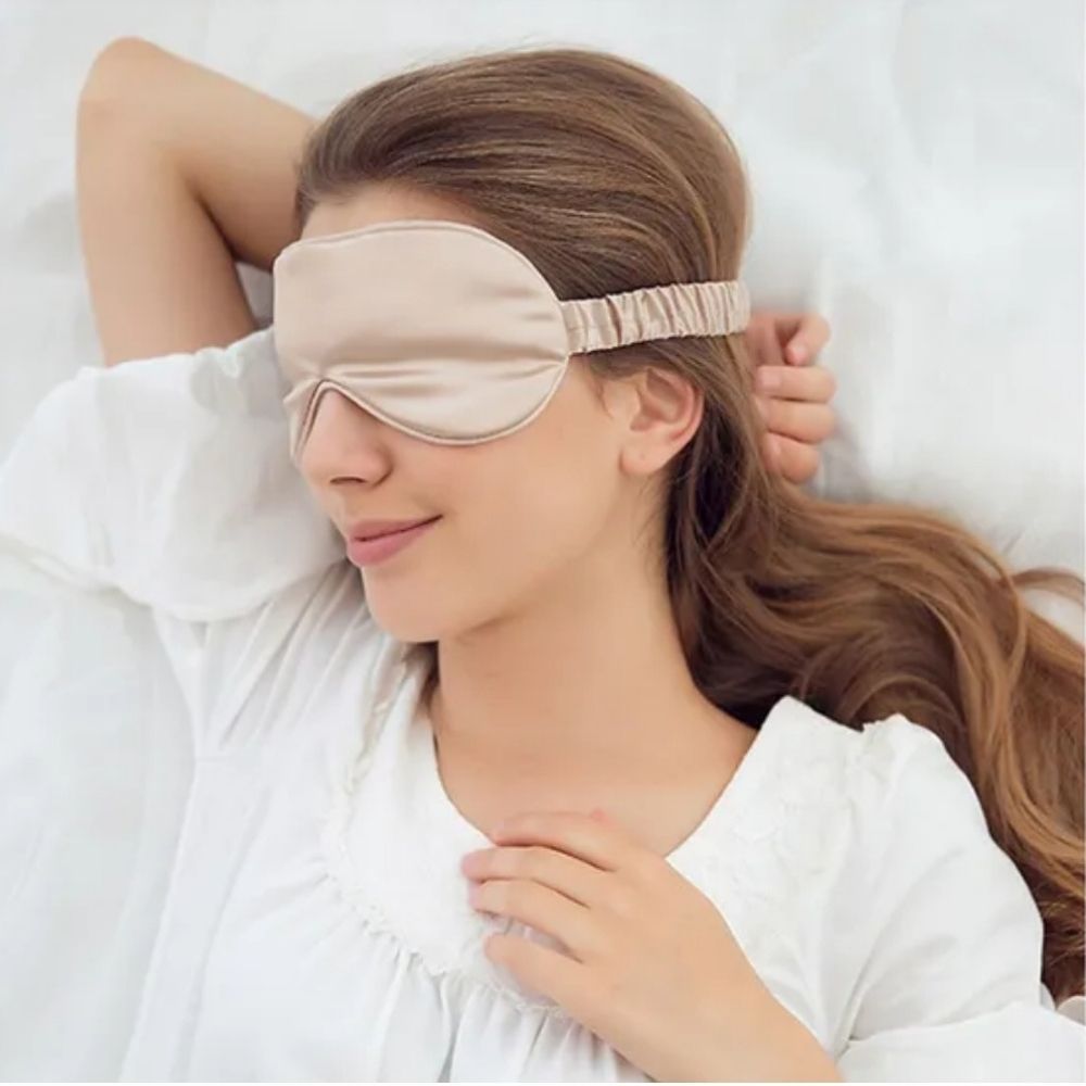 Máscara de dormir bege em cetim toque de seda