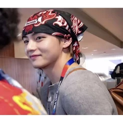 Bandana/Lenço Taehyung BTS ARIRANG TOUR V Exclusiva FIFA World Cup 2026
