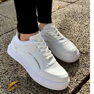 Tênis Branco Feminino Casual Detalhe Metalizado Sola Reta Confotável e Leve