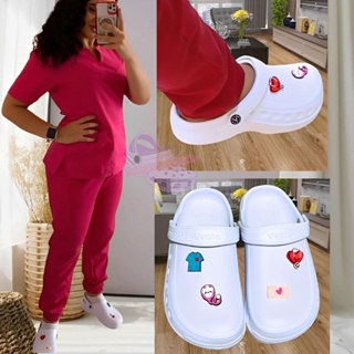 Sandália ENFERMEIRA Babuche FECHADA Profissional Antiderrapante Tipo Nuvem Leve  Confortável 4 Botons (Sapato Fechado) em Oferta na Shopee