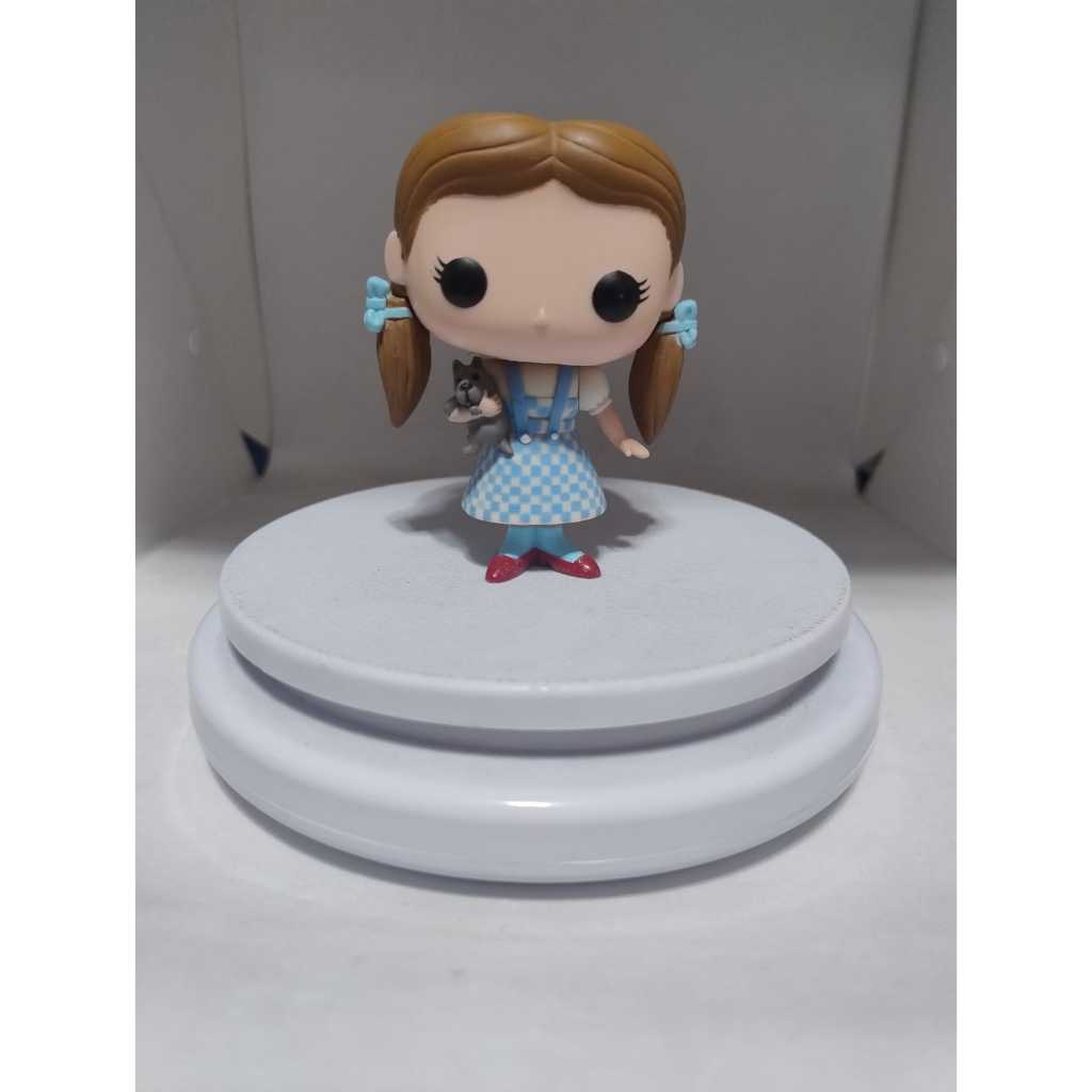 Funko Pop Dorothy e Toto 07 The Wizard of Oz (com detalhe no cabelo e sem caixa)