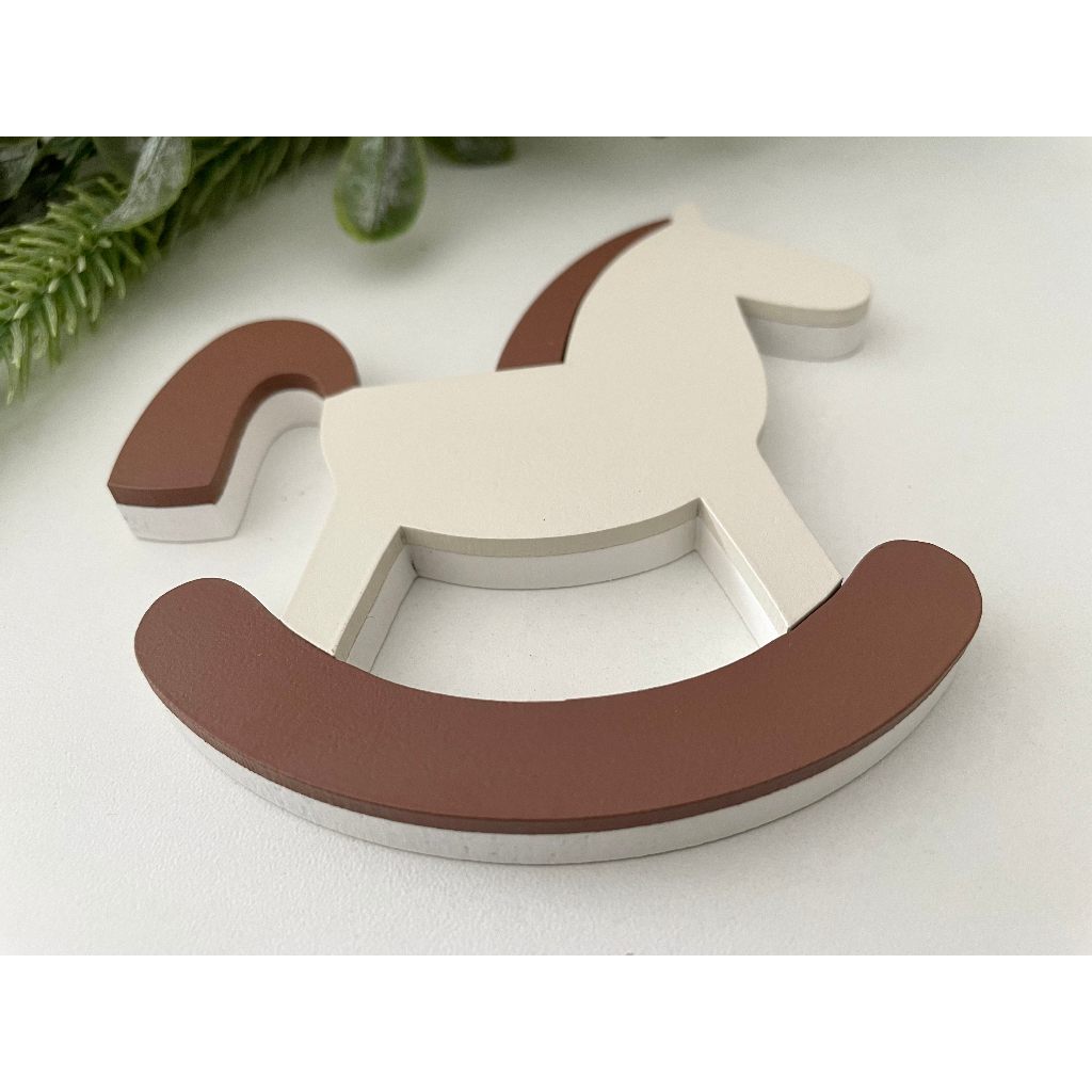 Mesversário Minimalista Cavalinho de Madeira - Kit pronto para registrar Mês / Aniversário do Bebê