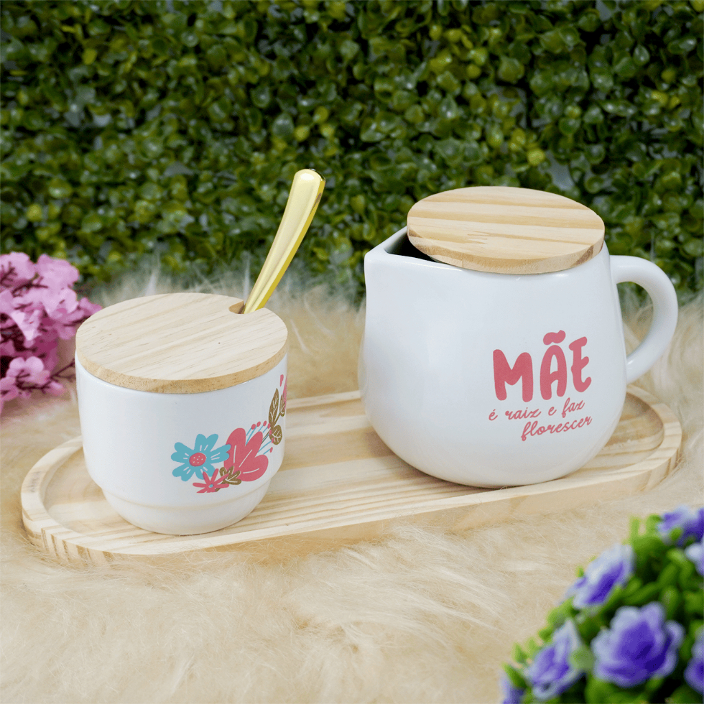 Kit Açucareiro com colher + Leiteira 500ml em Porcelana tampa e bandeja Pinus Mãe é Raiz