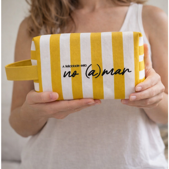 Bolsinha Organizadora Para Viajem Frases de Praia Necesser Listrada Elegante e Sofisticada Necesser