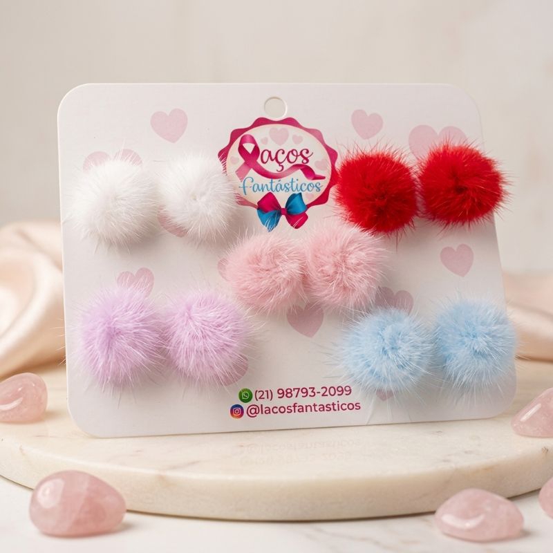 Brinco de Pompom Fofo Colorido | Brinco Pelúcia Leve Moda Feminina e Infantil