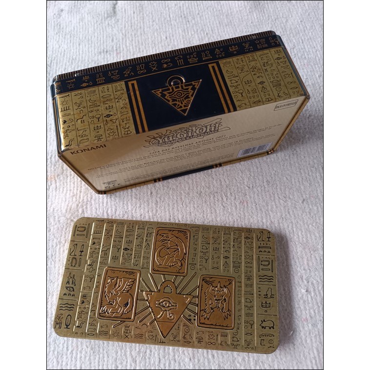 Lata Vazia de Cards Yu-Gi-Oh! - Batalhas Antigas 2021 - Deuses Egípcios - Slifer, Obelisco e Dragão Alado de Rá - Konami