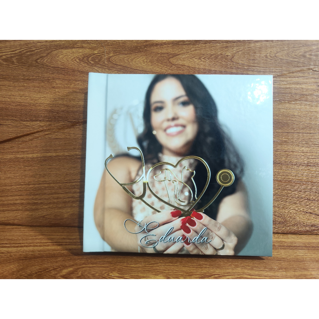 Álbum Fotográfico Layflat 180° com Capa Protetora – 20×20 cm (abertura panorâmica) Revelação Química (Memórias p sempre)