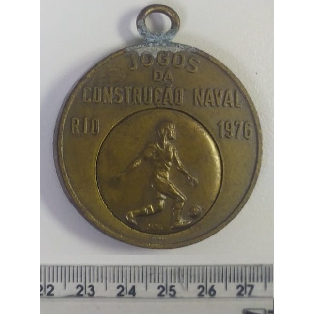 Antiga medalha esportiva de bronze relacionada aos Jogos da Construção Naval de 1976 - RJ