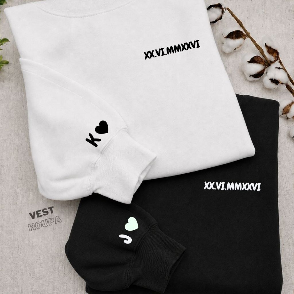 Kit 2 Moletons Moletom Personalize DATA EM ROMANOS + LETRA CASAL NAMORADOS