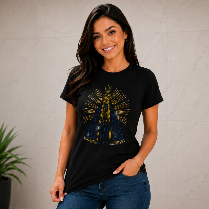 Blusa T-shirt Feminina Viscolaycra Preta Elegante - Nosso Senhora Aparecida do Norte em Strass brilhante.