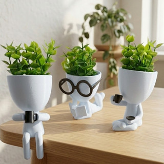Kit com 3 Mini Vasinhos Decorativos Robert Lendo Tomando Café Vasos Decoração com Planta …