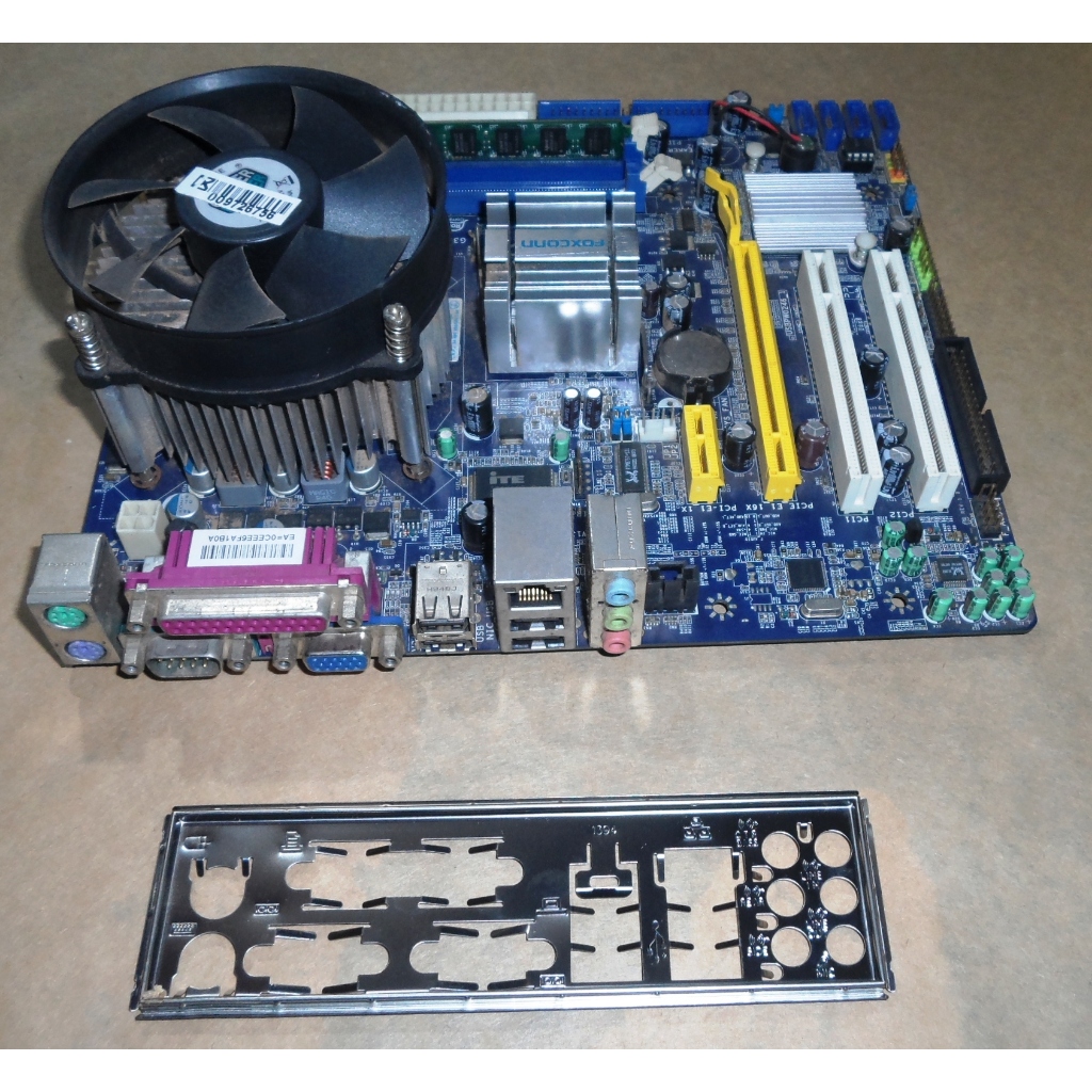 Placa Mãe FOXCONN G31MXP + Processador Intel Core 2 Duo de 2.93 Ghz LGA 775 + espelho  + 2Gb de Memoria DDR2