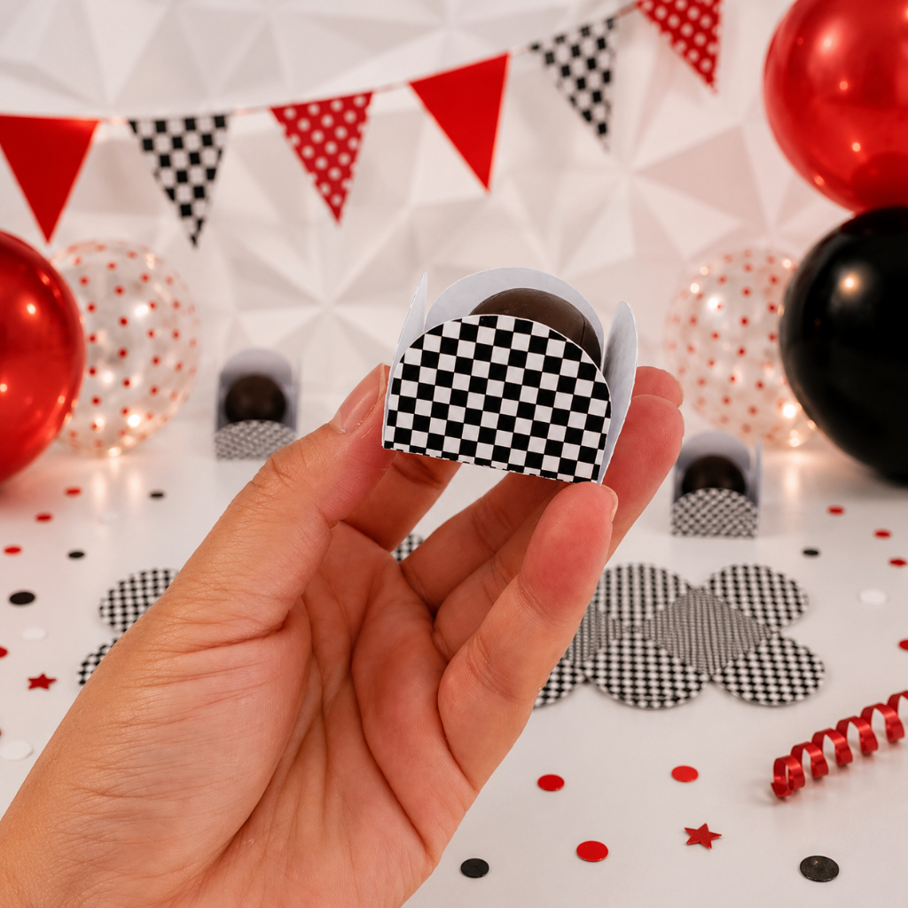 FORMINHA DE DOCES MICKEY SOBRE RODAS/PERSONALIZADA/MICKEY SOBRE RODAS/LEMBRANCINHAS DE FESTA/ANIVERSÁRIO/MICKEY