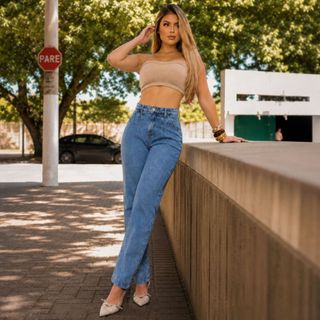 Calça Jeans Mom Feminina Marmorizada com Pinça Frontal e Bolso Forrado