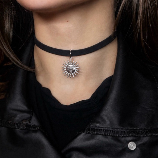 Choker Sol Feminina Boho Praia | Gargantilha Veludo Preta Ajustável com Pingente Solar Hippie