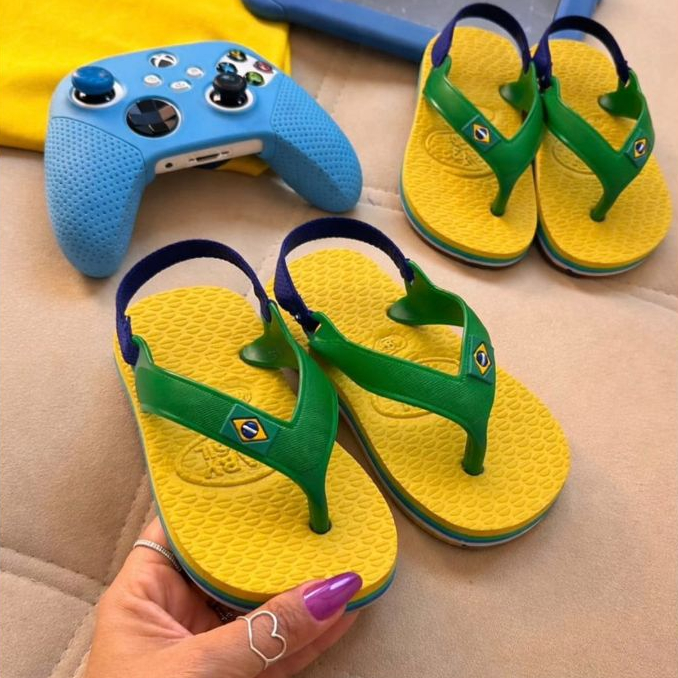 Chinelo Bebê Infantil Brasil com Elástico no Calcanhar Antiderrapante Menino Menina Unissex Confortável Primeiros Passos