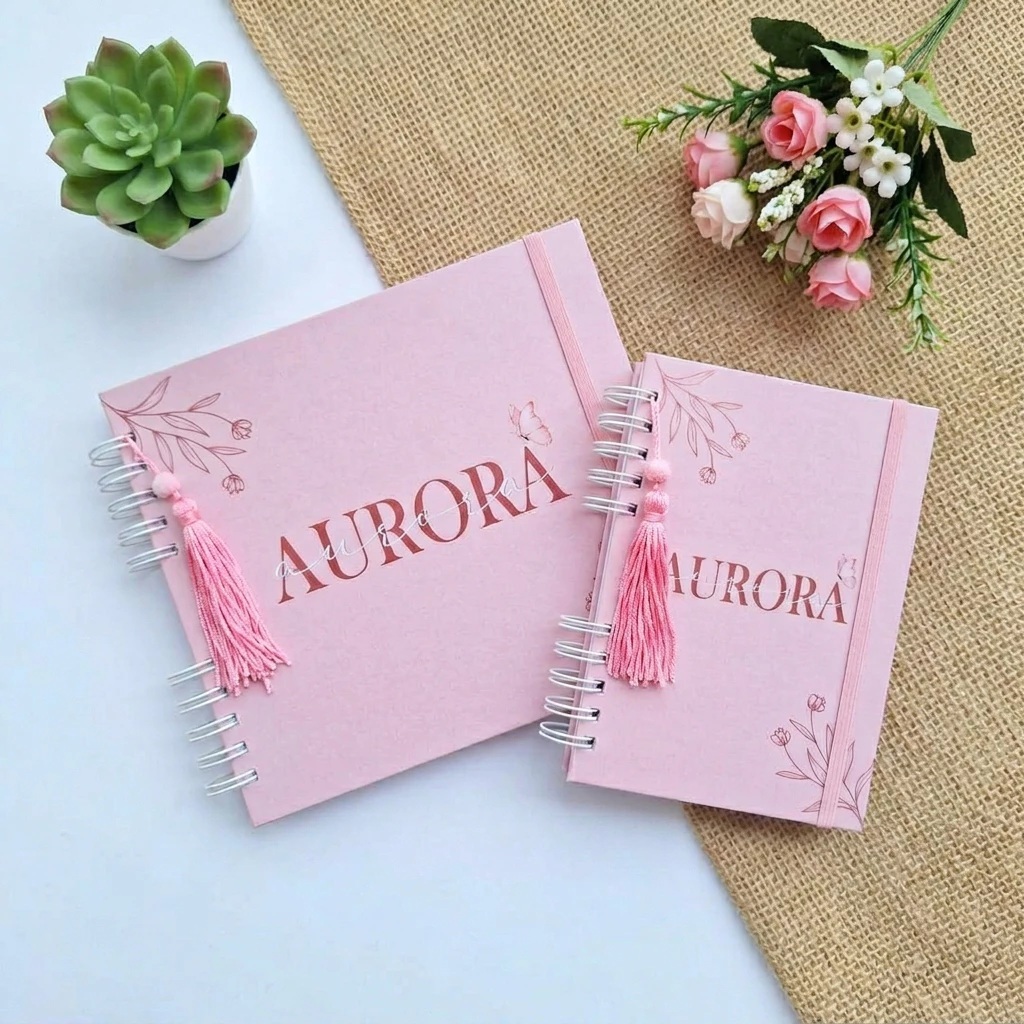 Livro do bebê Capa personalizada com o nome do bebê diversos temas