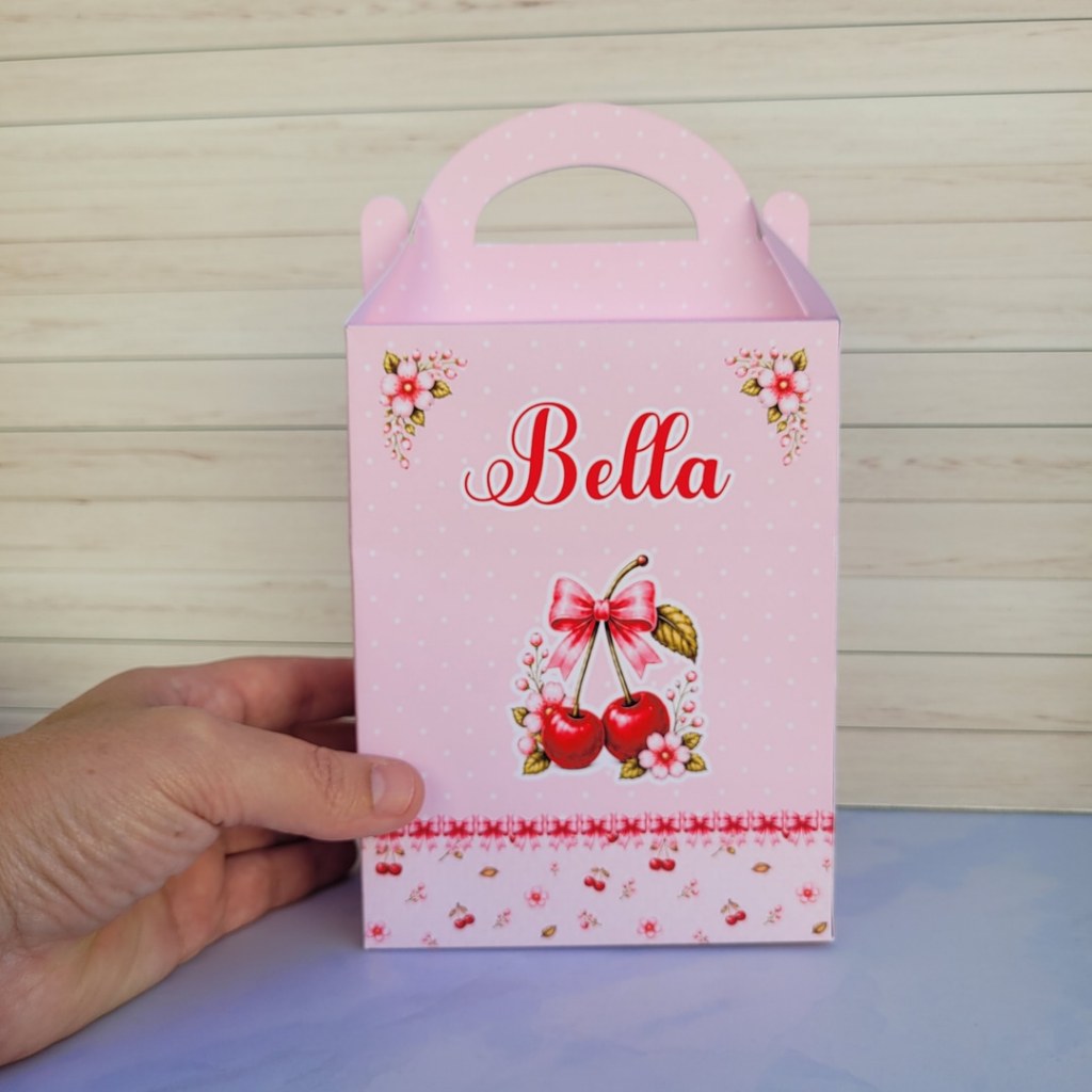 Caixa Maletinha GRANDE Cerejinha Personalizada Lembrancinha Aniversário com Nome e Idade