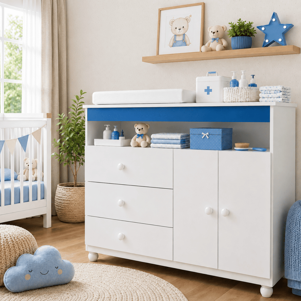 Imagem Cômoda Infantil 92cm para Quarto de Bebê com Trocador 3 Gavetas 2 Portas Corrediças Telescópicas e Pés Reguláveis