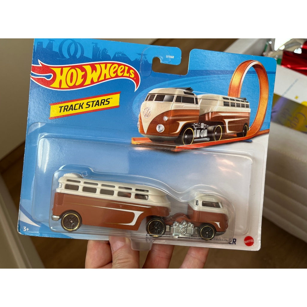 Hot Wheels Volkswagen Custom Volkswagen Hauler Kombi custom com trailer
