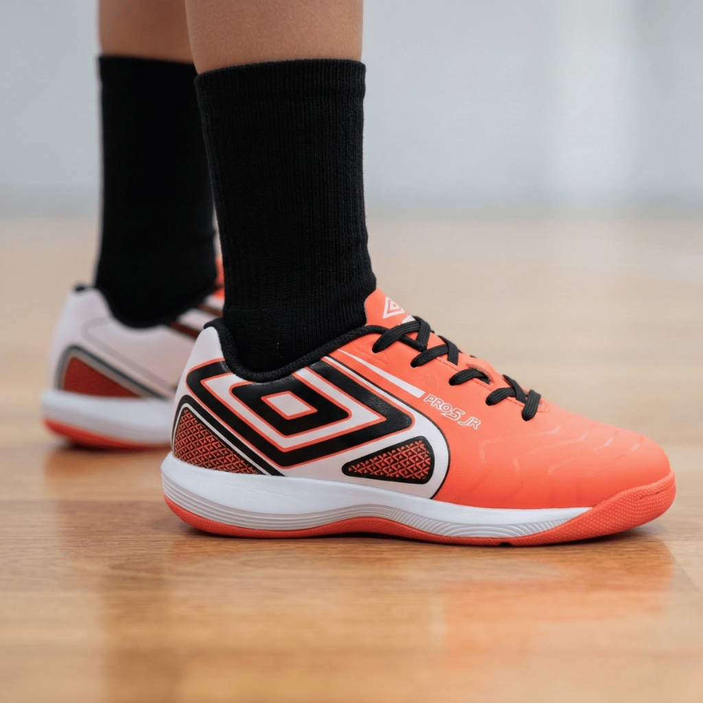 Chuteira Futsal Infantil Umbro Pro 5 JR Tenis de futsal Infantil Umbro Pro 5 JR