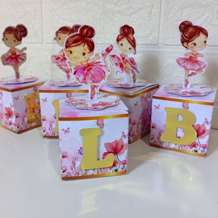 Unidade caixa cubo personalizada para lembrancinhas de festa de aniversário, tema Bailarina,leia a descrição.