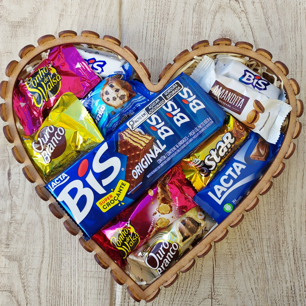 Cesta de Coração com Chocolates Lacta Para Presentear (Aniversário, Namorados, Amigo, Dia das Mães) em Oferta na Shopee