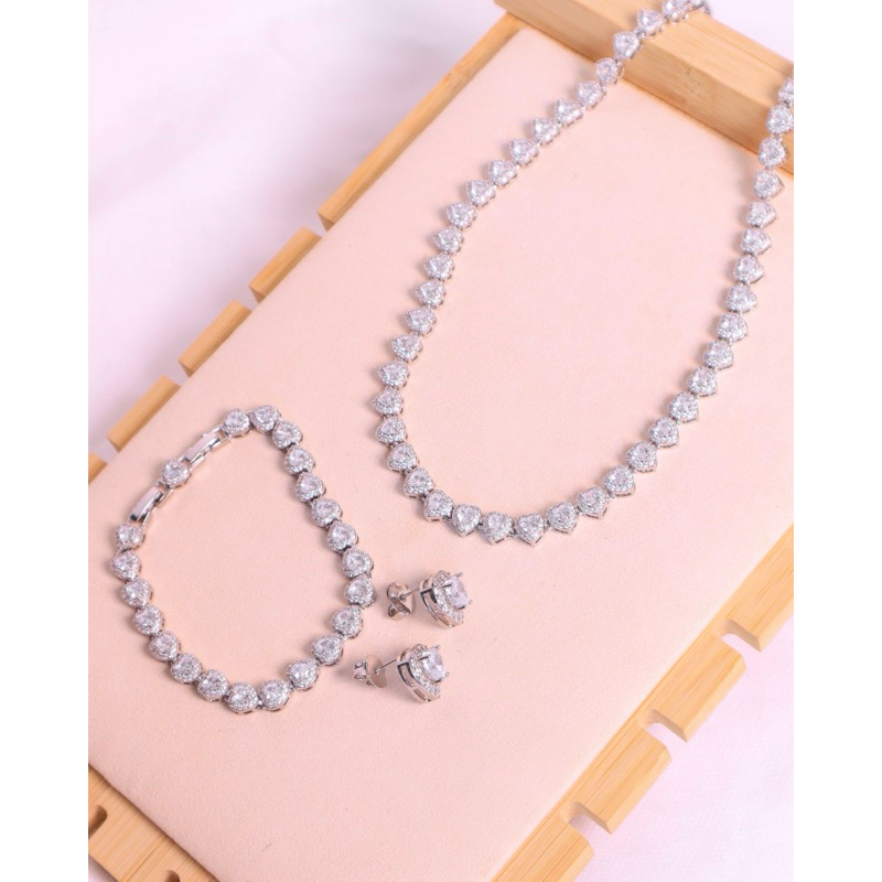 Conjunto Ariana Luxo Cravejado Coração, Colar + Brincos + Pulseira | Ródio Branco Banho 18k em Oferta na Shopee