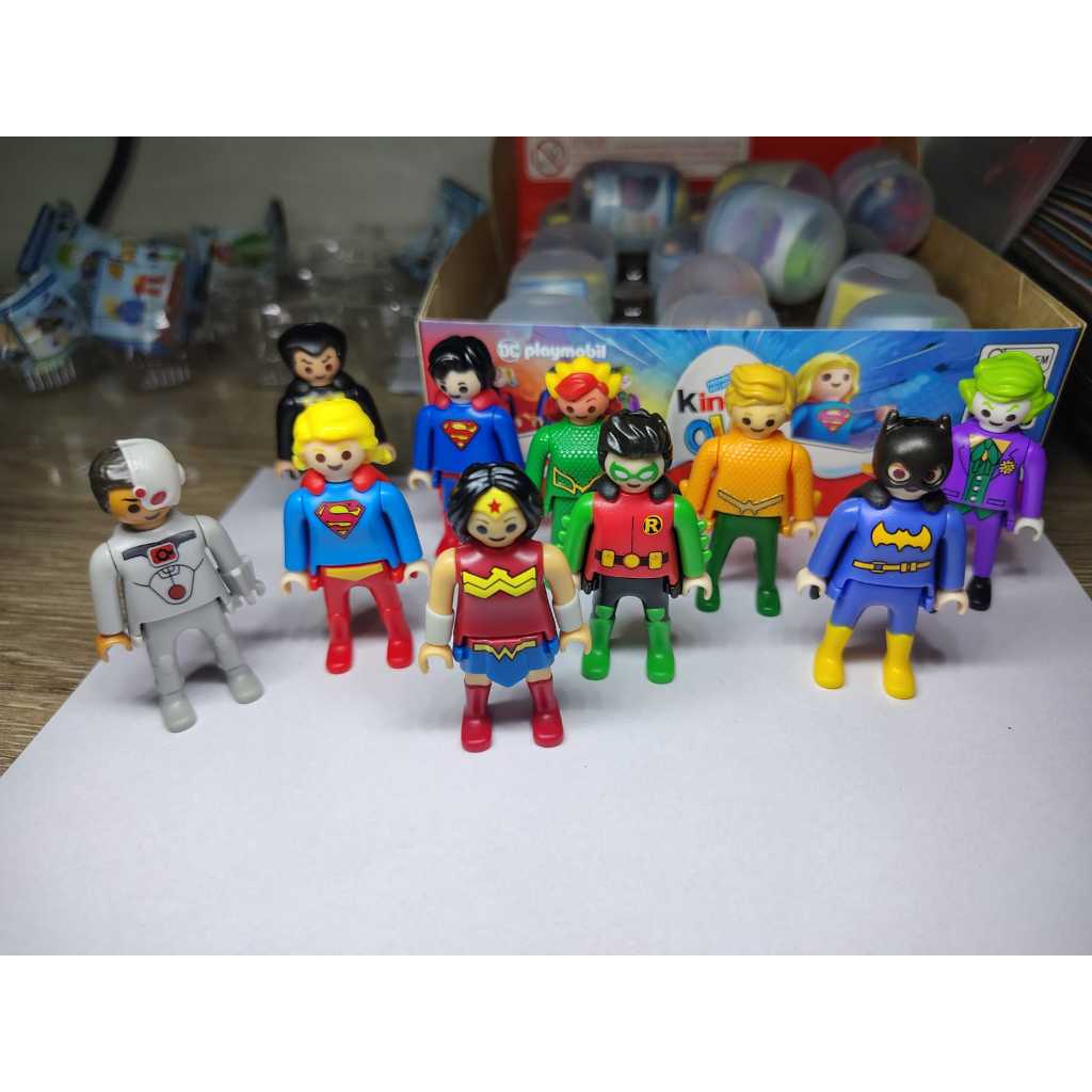 Colecionáveis Kinder Ovo DC Playmobil.