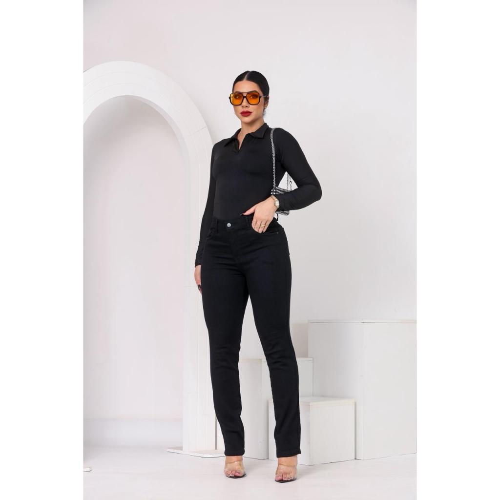 CALÇA FEMININA JEANS PRETA RETA COM ELASTANO CINTURA ALTA