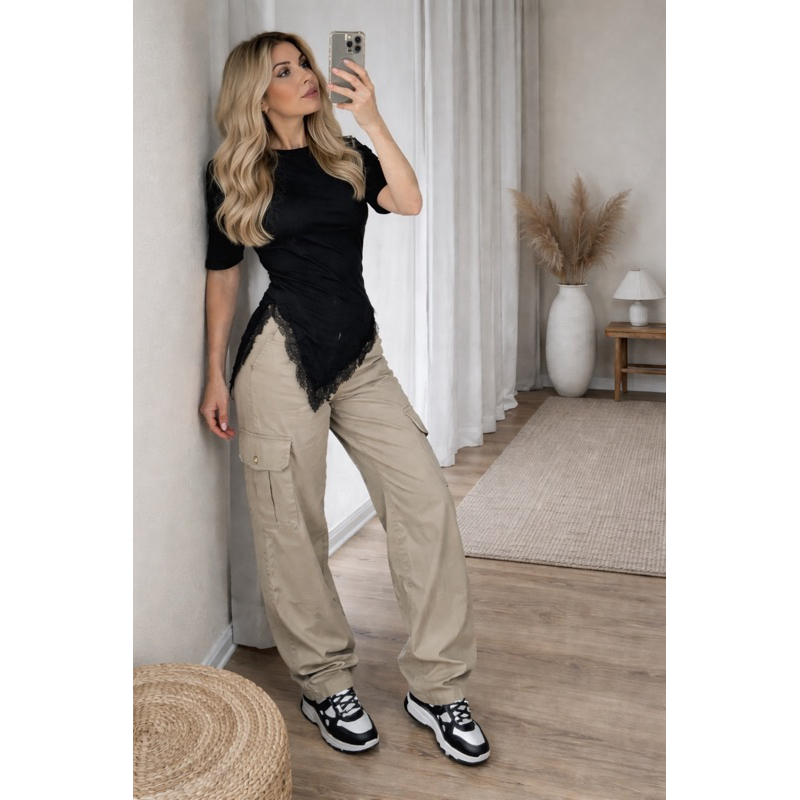 CAMISETA TSHIRT C/RENDA E FENDA LUIZA em Oferta na Shopee