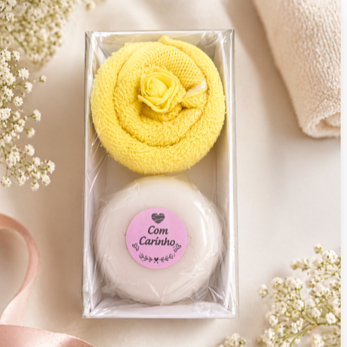 Kit Presente Uma Toalhinha + Um  Sabonete Natura 90g lembrancinha para todas as ocasiões