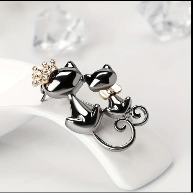 Broche Gatinhos Fofos Acessório Feminino Atemporal para Mulheres Fashionista e Elegantes Broche Fashion Moda Estilosa Ve