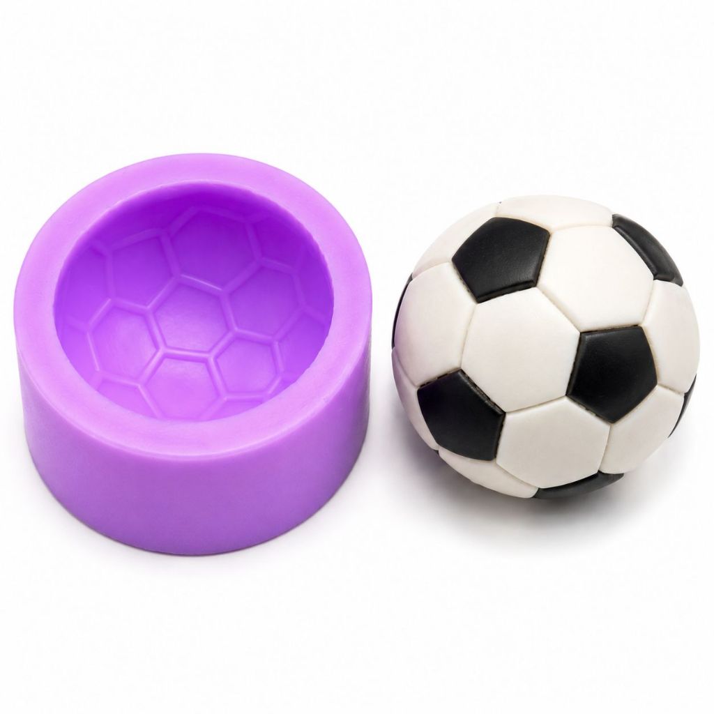 Molde de Bola Futebol 4cm Em Silicone Pasta Americana Biscuit Chocolate Confeitaria Futebol — imagem 2 de 2