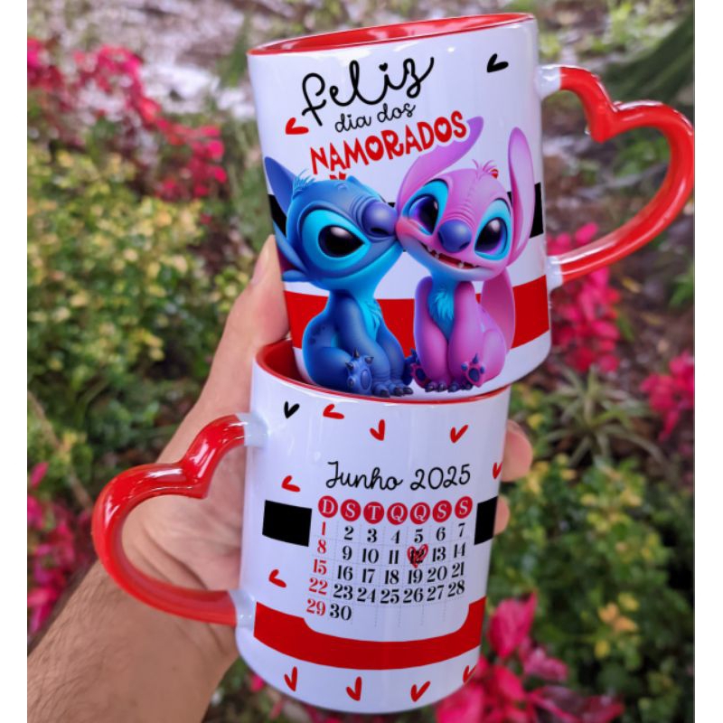Caneca alça coração vermelha Personalizada Dia dos Namorados Stitch e Angel com Foto e Calendário