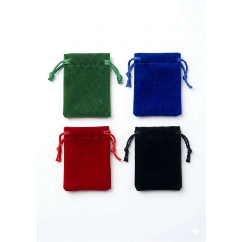 Kit Com Ate 26 Saquinhos de Veludo Premium 7x9-CM Na Cor Azul Verde Preto e Vermelho Para Joias Brincos Biju e Presente