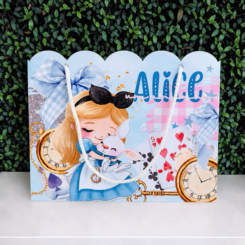 Sacolinha ALICE NO PAÍS DAS MARAVILHAS Personalizada / Bolsinha Lembrancinha Aniversário / (PEGUE E MONTE)