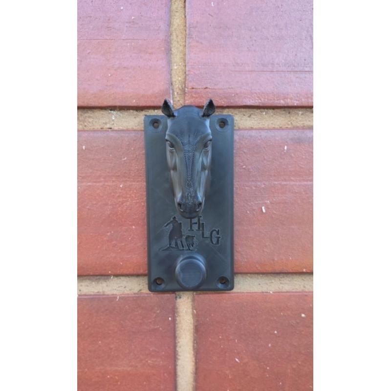 Suporte personalizado, cabide para cabresto, cabeçada e freios para cavalo, baia ou selaria.