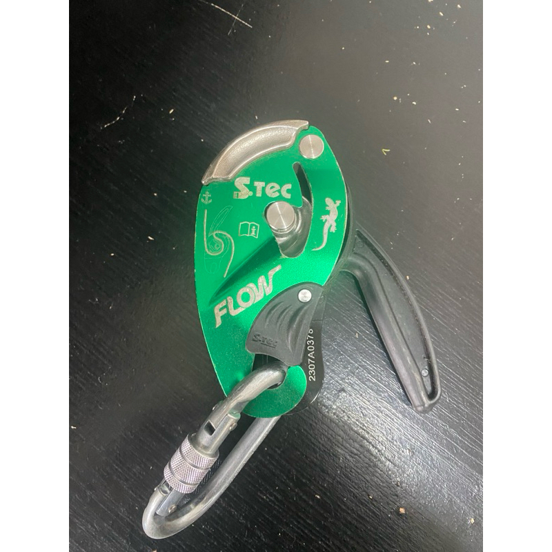 Descensor Flow Alptec para Trabalho em Altura e Resgat