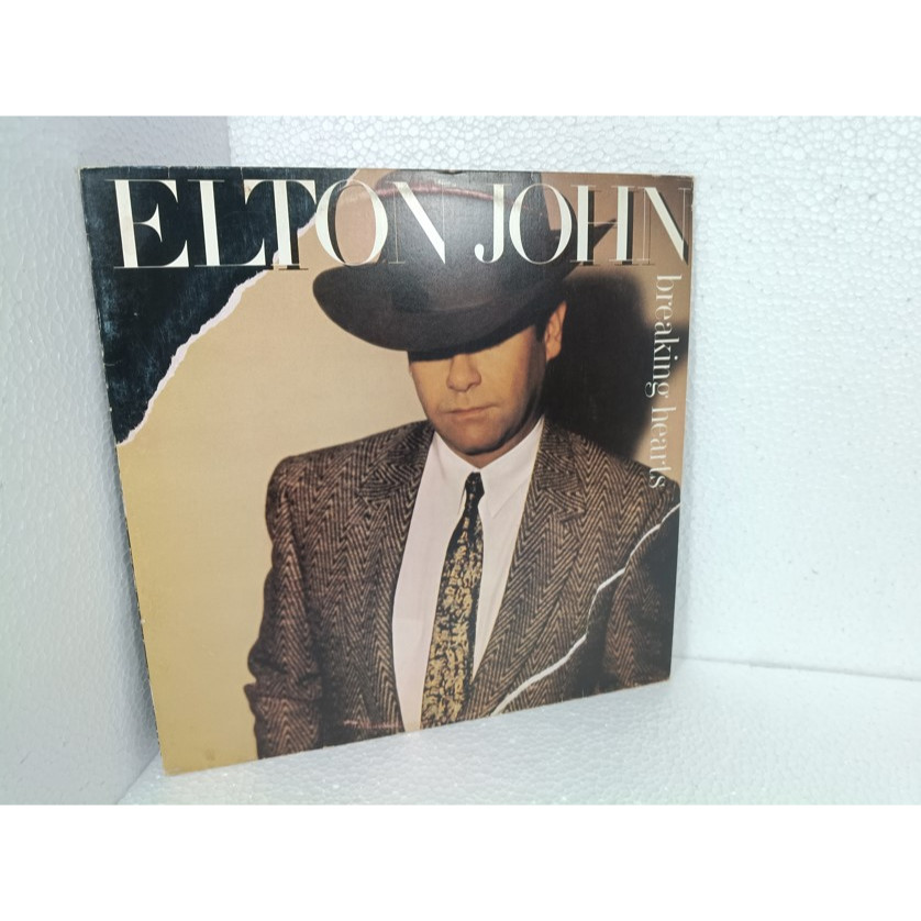 LP Vinil Elton John - Breaking Hearts (1984) The Rocket Record Company