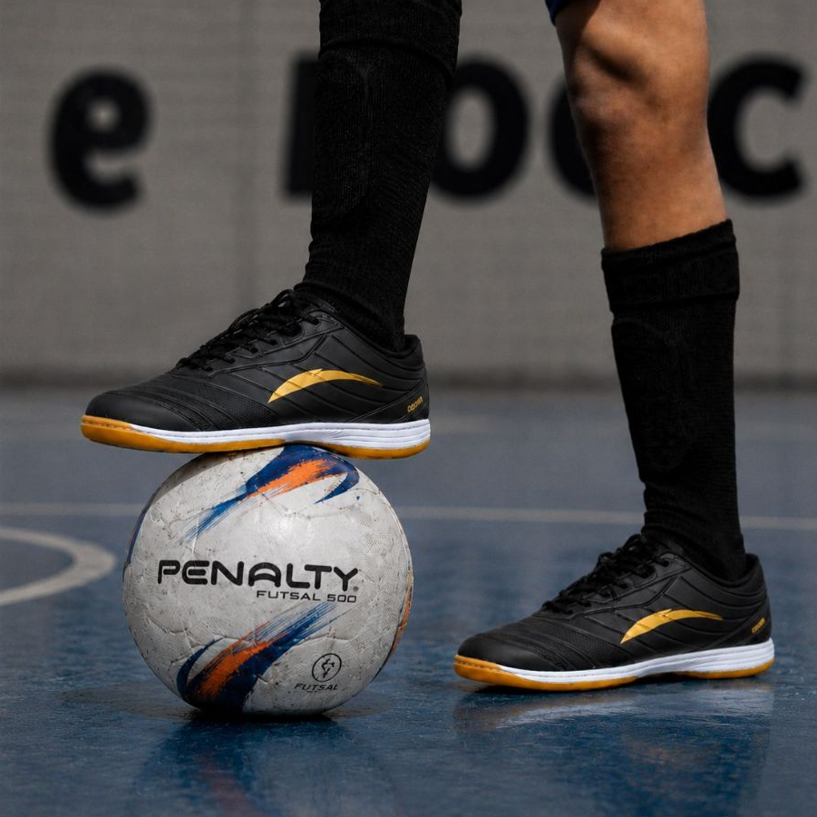 Chuteira de Futebol Masculina e Feminina Futsal Quadra Salão e Campo Solado Costurado