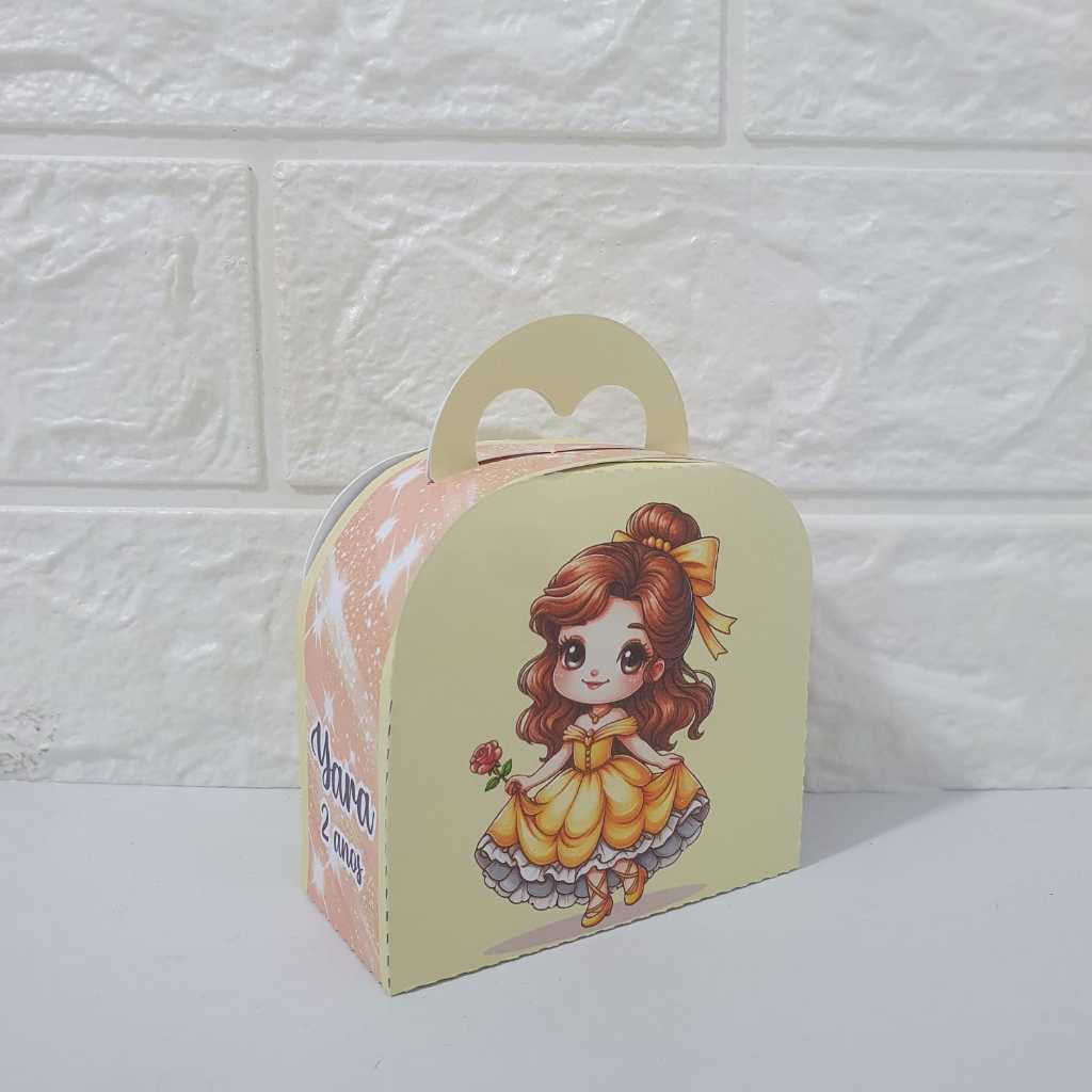 Lembrancinha Personalizada – Caixinha Maletinha | Tema Princesa Bela Cute