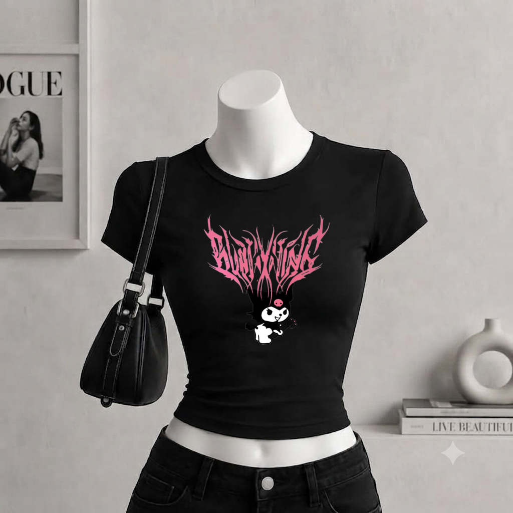 Camiseta fofa estilo strretwear modelo babylook colada kuromi anime y2k punk gotica rosa