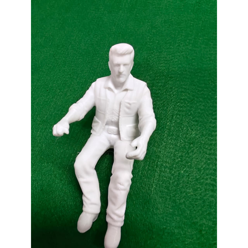 Boneco Piloto escala 1/14 em Petg para caminhões e maquinas Tamiya e similares  e veículos RC