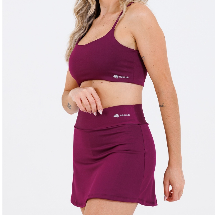 Conjunto Fitness Feminino Top e Short Saia em Poliamida Modela Zero Transparência e Máximo Conforto