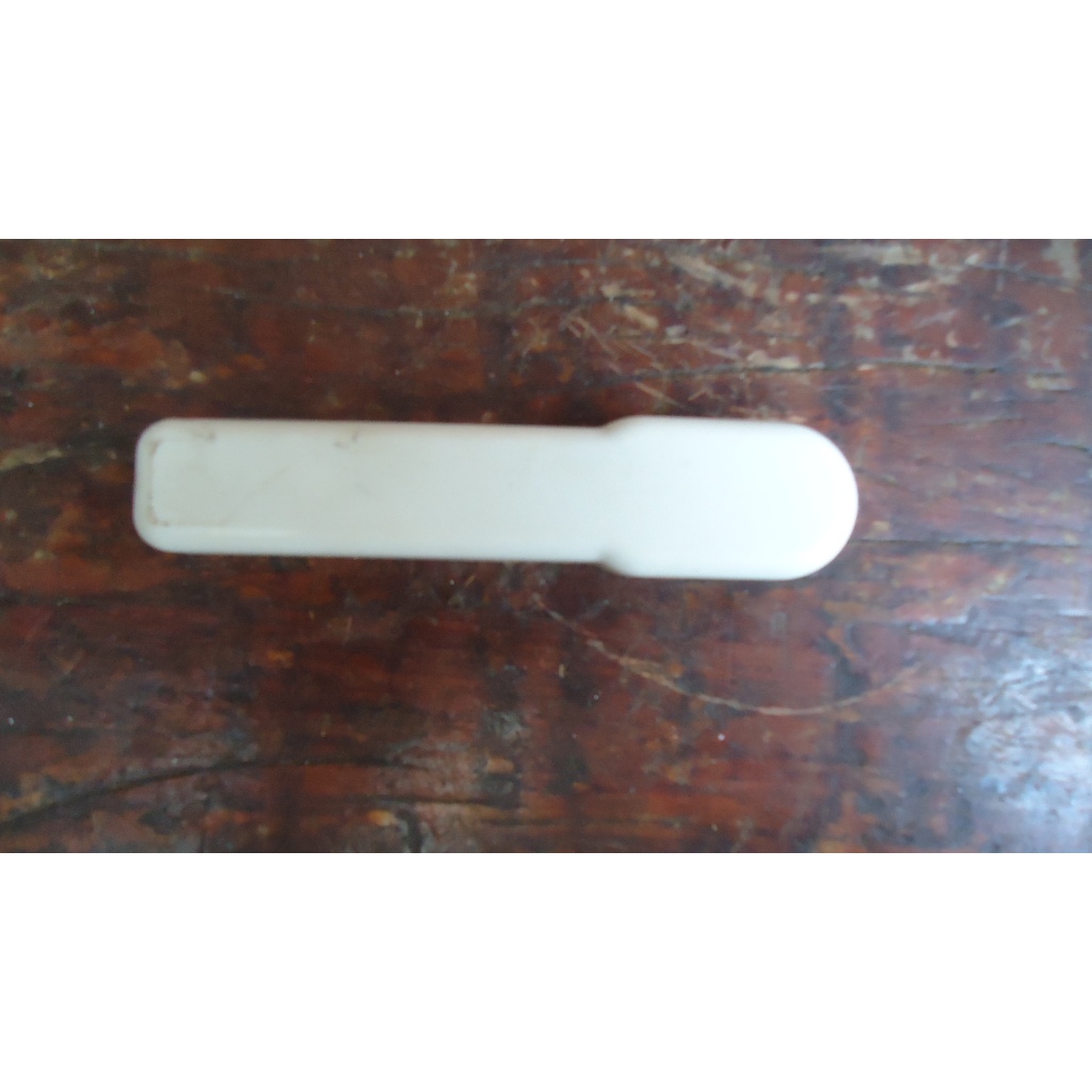 acabamento da dobradiça porta geladeira electrolux dc48 usado