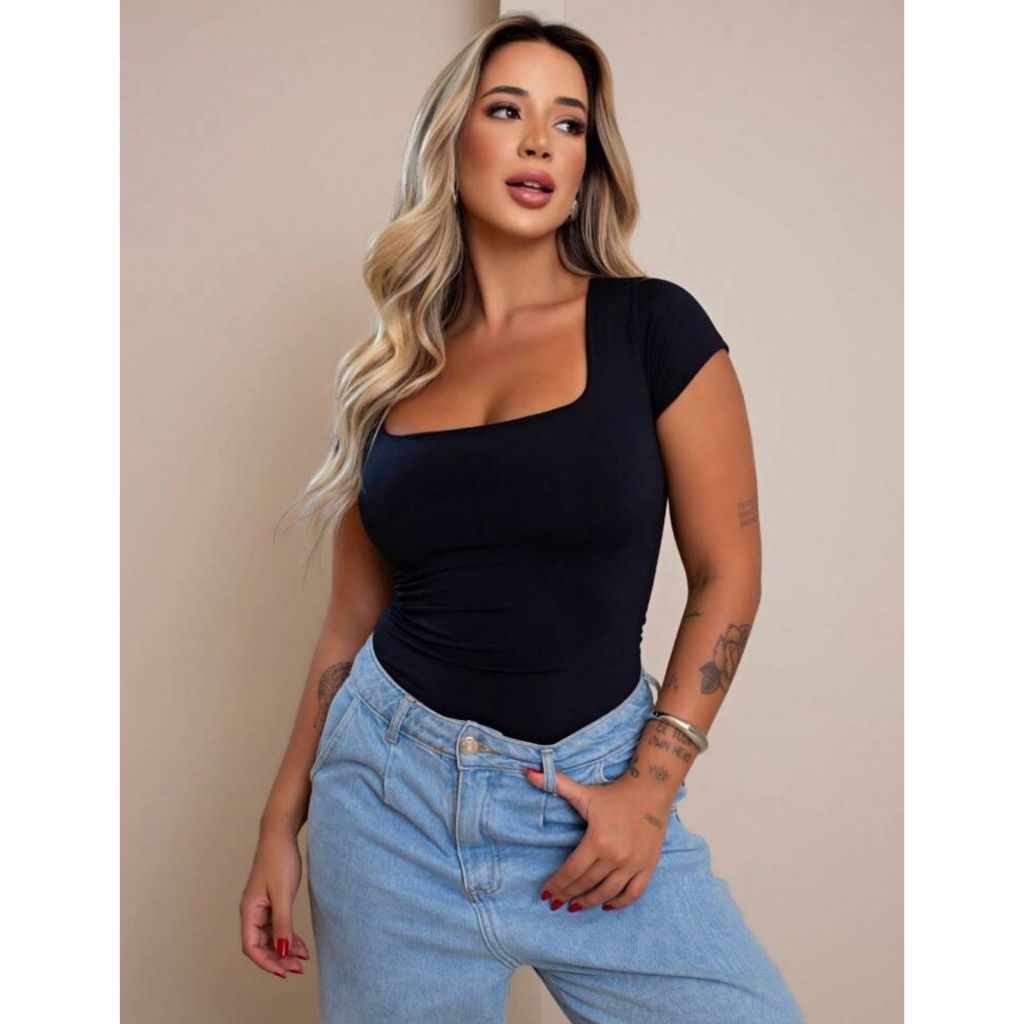 Blusa Quadrada Básica Feminina Moda Blusinha Elegante Tendencia 2026 Mais Vendida