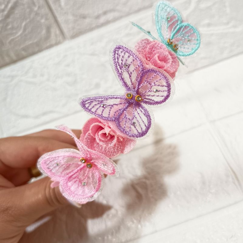 Tiara Borboletas Bebê Jardim Encantado Luxo | Tiara Infantil Delicada com Flores e Strass Candy Color