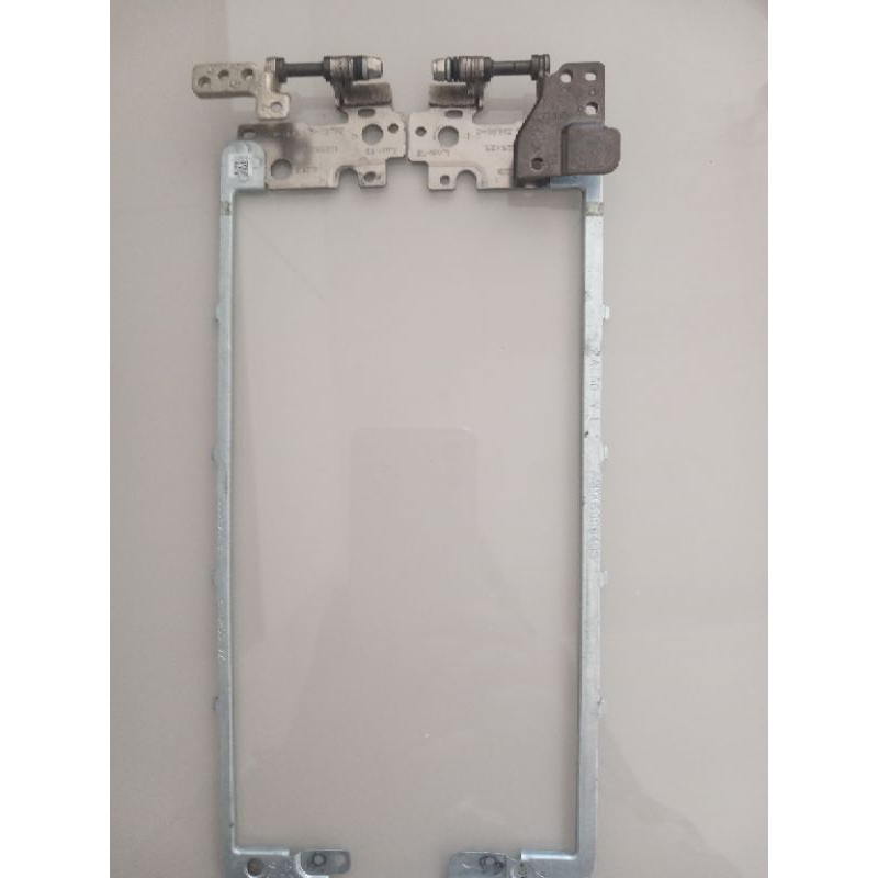 Dobradiça notebook Dell latitude modelo 3450.