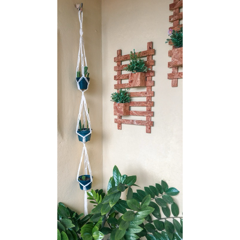 Suporte de Plantas em Macramê 3 Andares | Decoração Boho Suspensa para Vasos